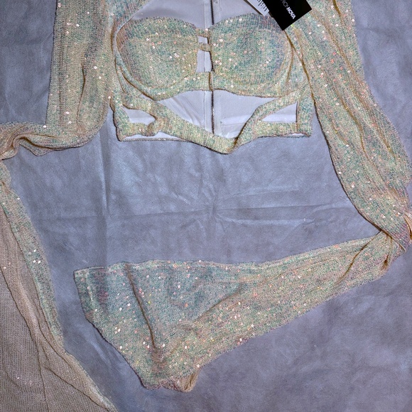 Fashion Nova Sequin Extra Long Sleeve Crop Top - Picture 6 of 6